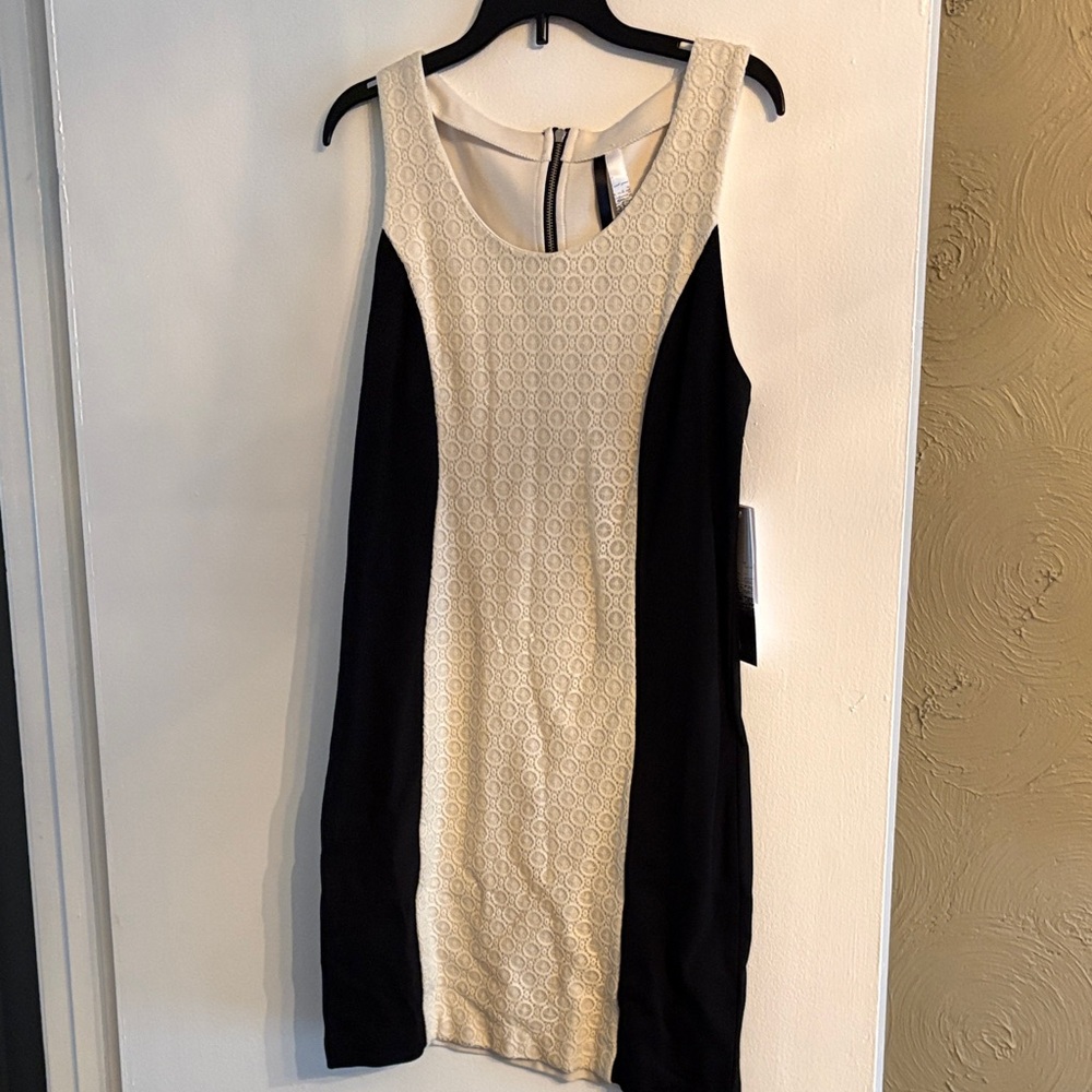 Kensie Black and Cream Patterned Mini Dress
